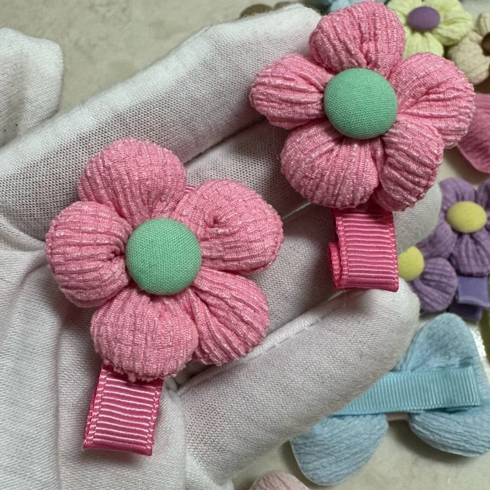 🌸 24-Piece Handmade Hair Clip Set | 8 Flower Pairs & 4 Bow Pairs 🎀 - Picture 8 of 16